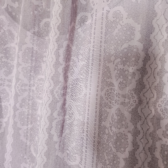 Jennifer Lopez Medium Blouse - Picture 8 of 8